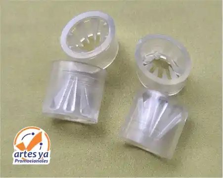 cincho o broche transparente